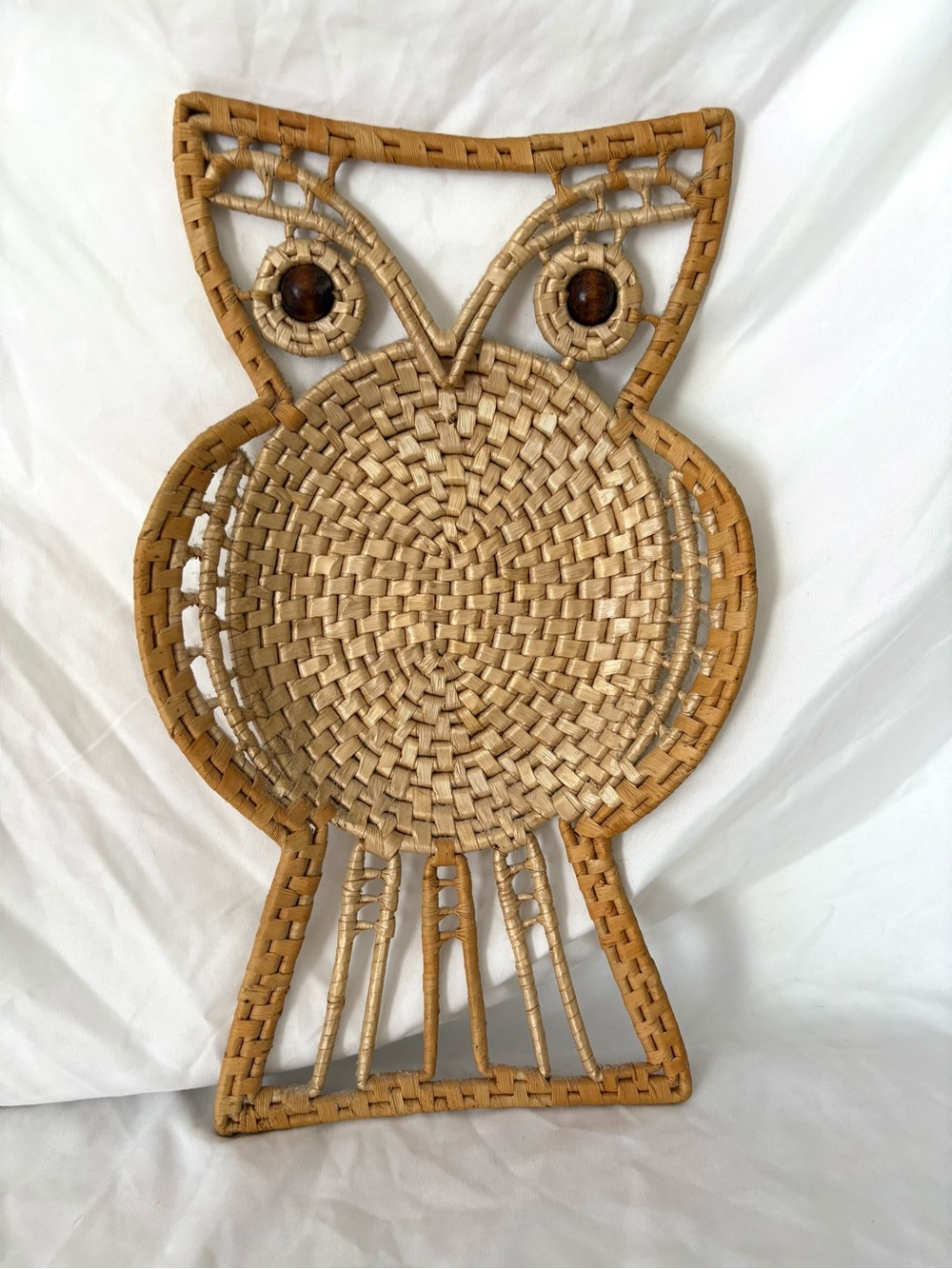 Vintage 70s owl raffia wicker owl neutral tan home decor tray wall hanging boho